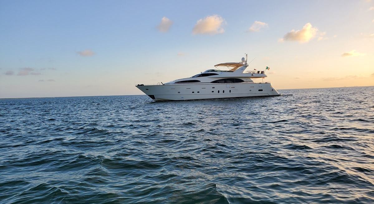 REFLECTION yacht charter 5