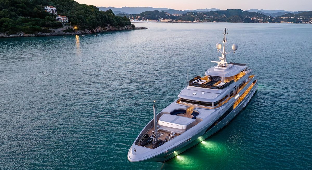 REGINA D'ITALIA yacht charter 2
