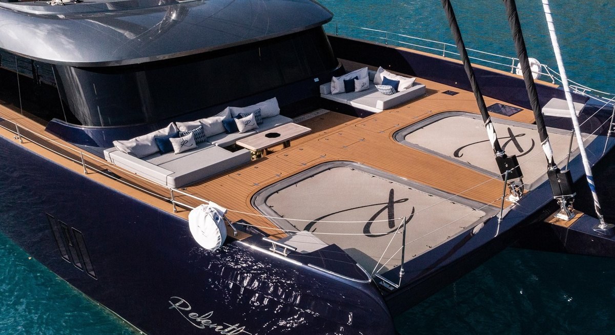 RELENTLESS II yacht charter 2