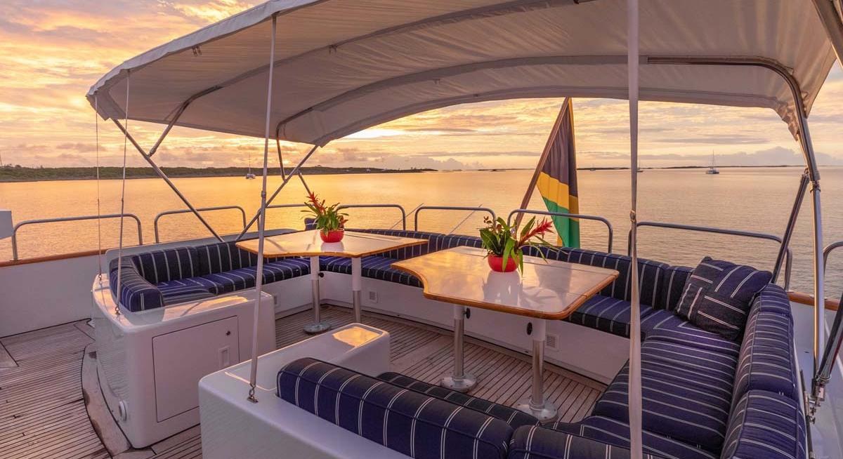 RENA yacht charter 3