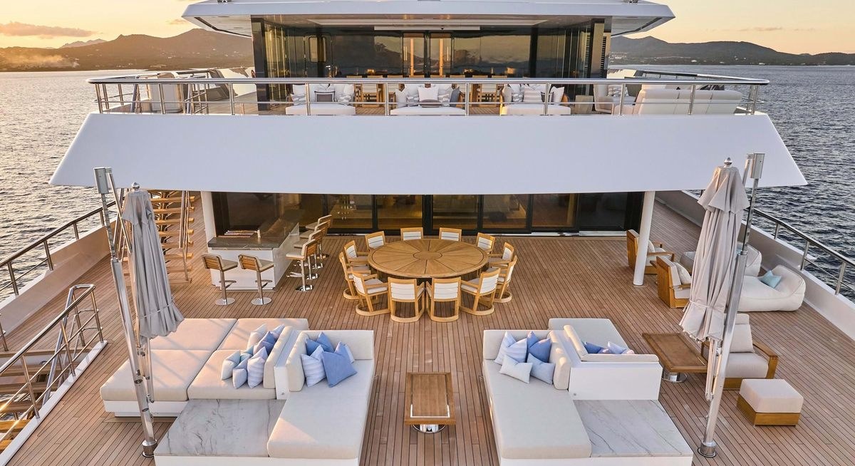 RENAISSANCE yacht charter 3