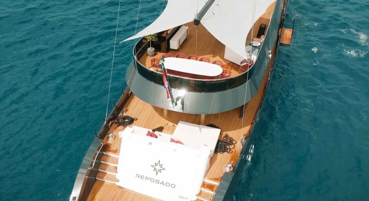 REPOSADO yacht charter 5