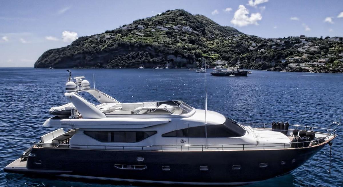 RESILIENCE yacht charter 1