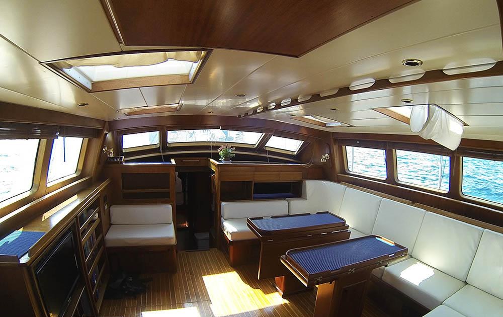 RESTLESS SPIRIT yacht charter 4