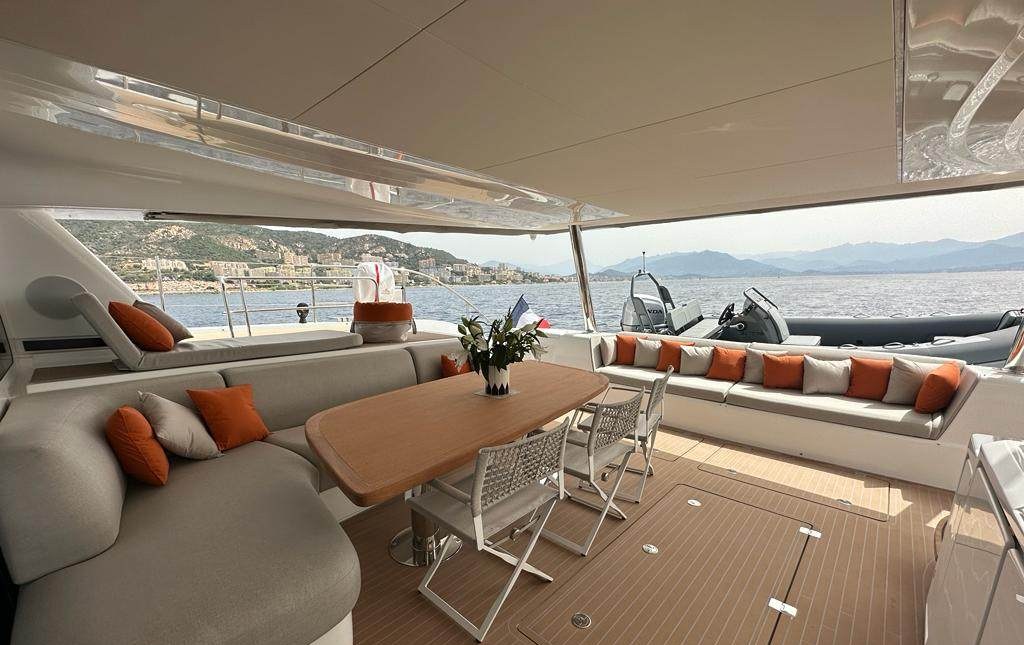 REVE BLEU yacht charter 5