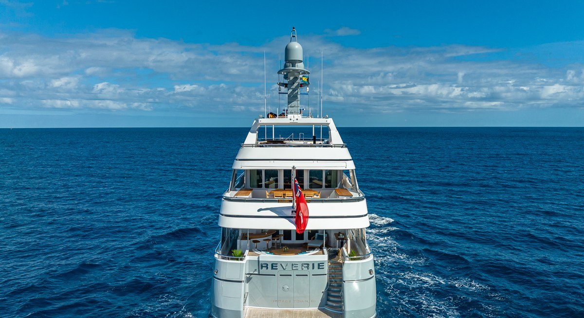 REVERIE yacht charter 5