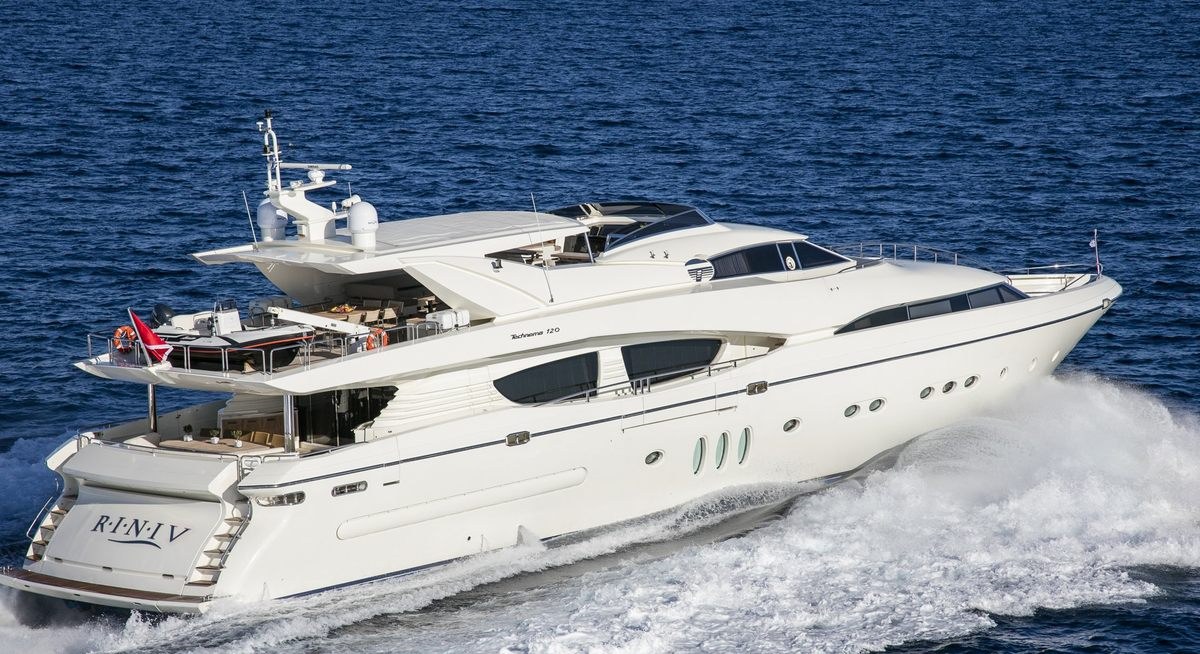 RINI V yacht charter 5