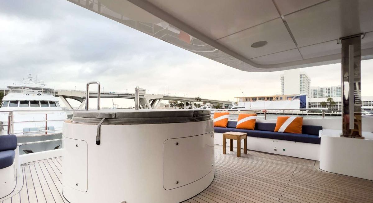 RISING DAWN yacht charter 3
