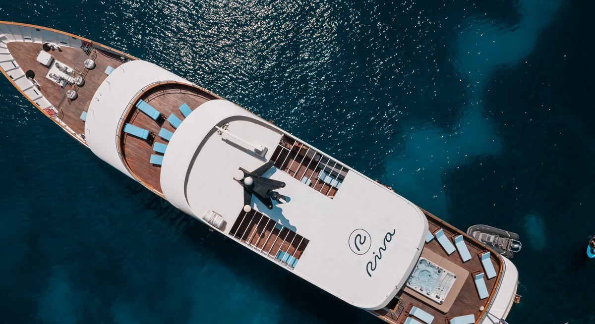 RIVA yacht charter 5