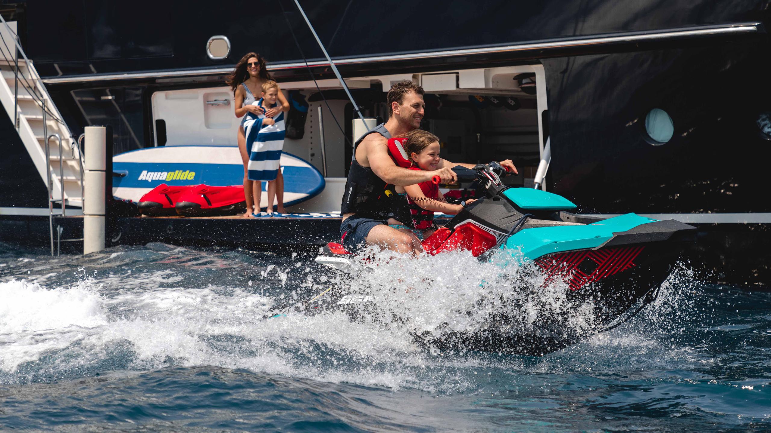 ROBBIE BOBBY yacht charter 3