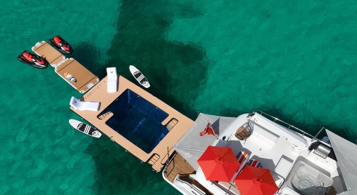 ROBIN'S NEST II yacht charter 5