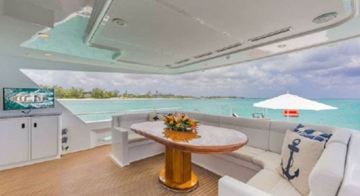 ROGUE yacht charter 4