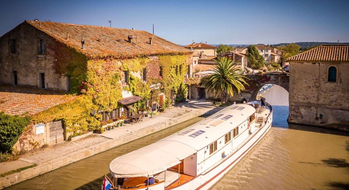 ROI SOLEIL yacht charter 1