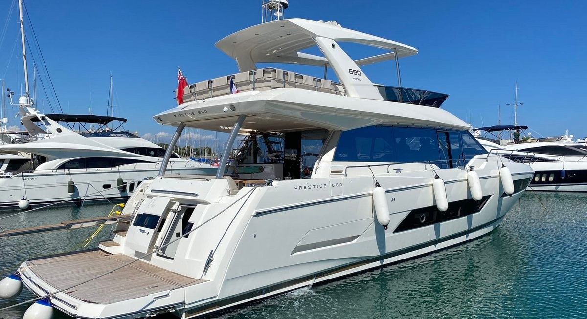 ROMY ONE yacht charter 3