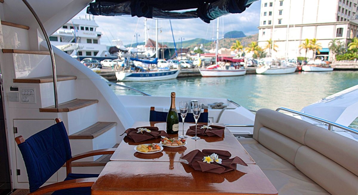 ROYAL ORCHID yacht charter 4