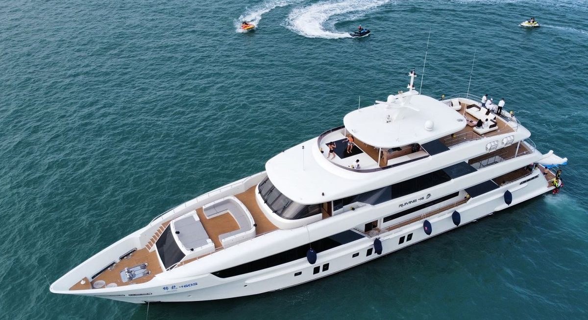 RUI ZI 4605 yacht charter 5