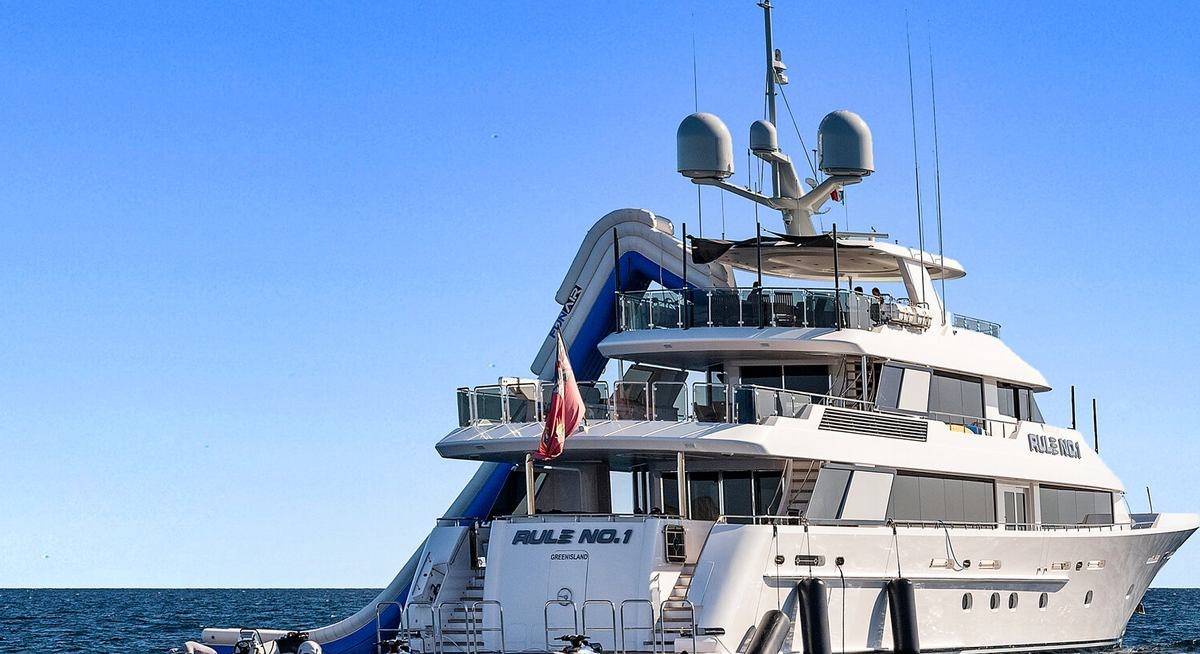 RULE NO.1 yacht charter 5