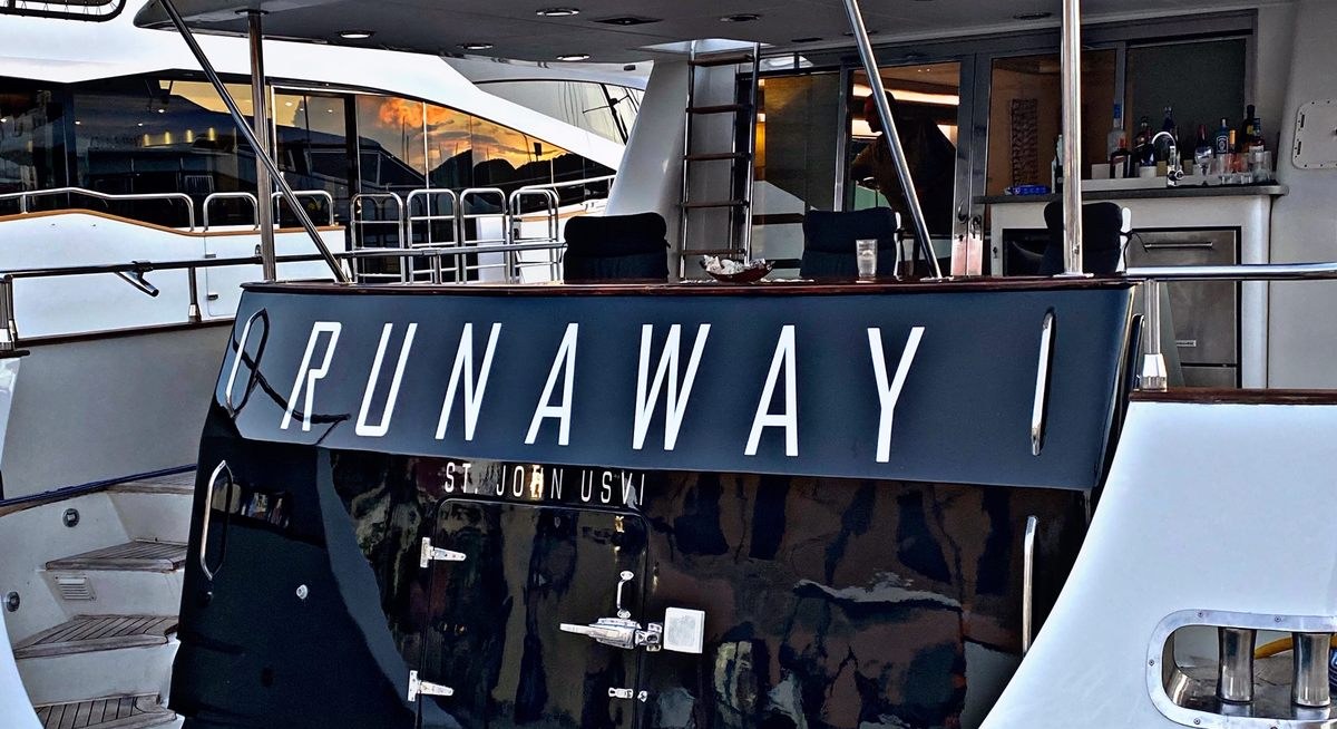 RUNAWAY yacht charter 4
