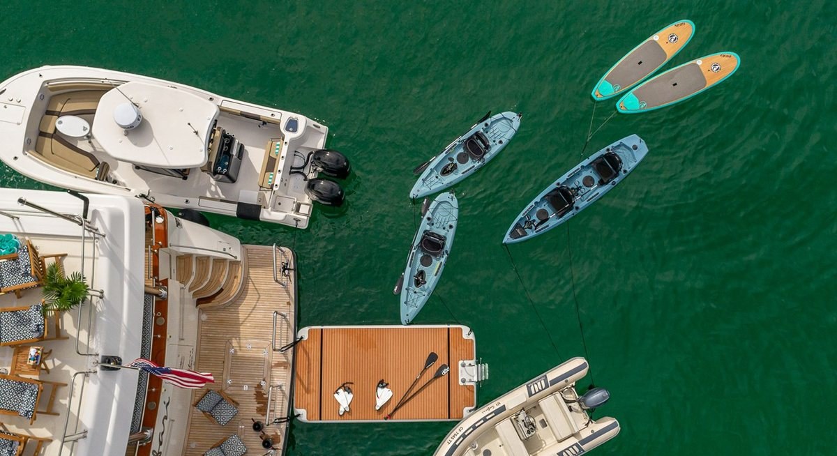 SAFARI yacht charter 5