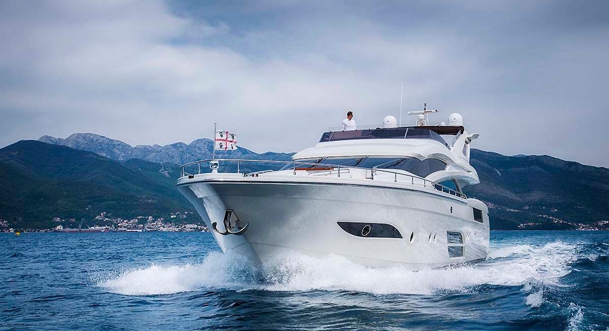 SAINT-ANNA yacht charter 2