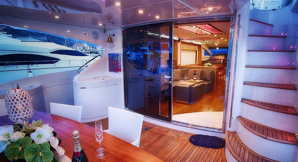 SAINT-ANNA yacht charter 5