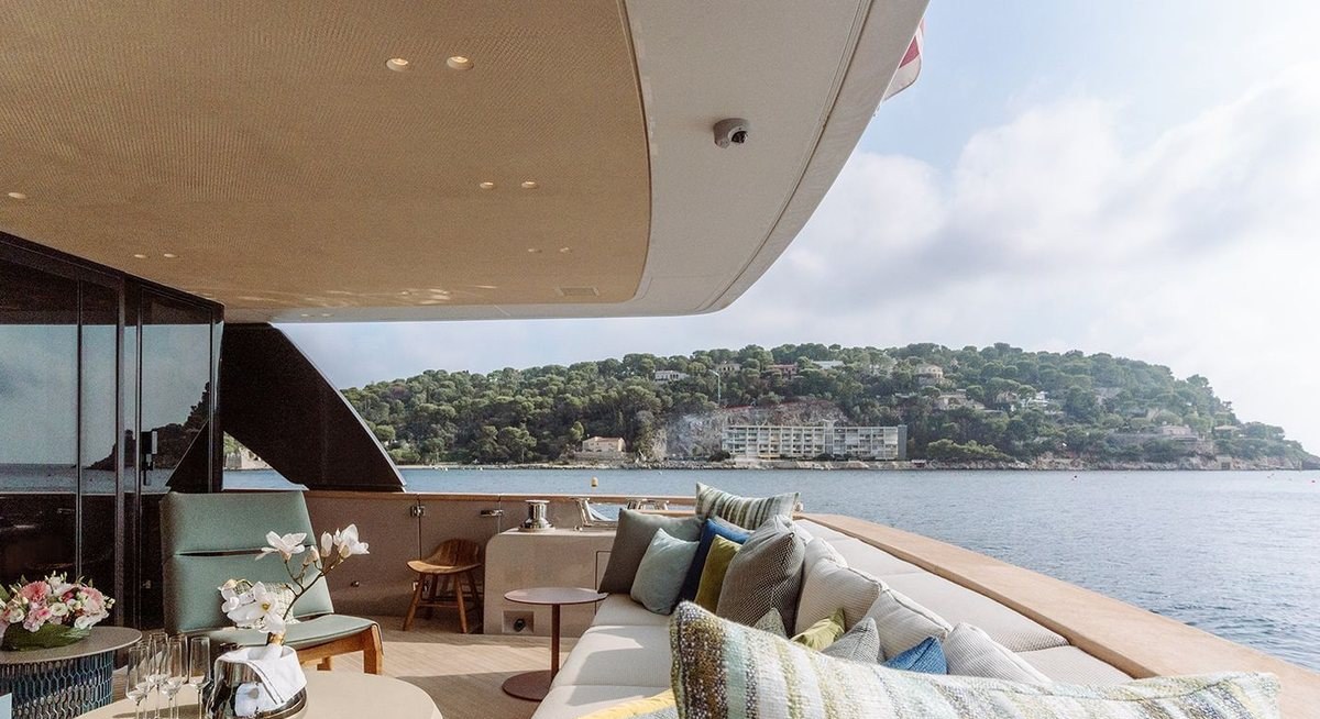 SAL yacht charter 3