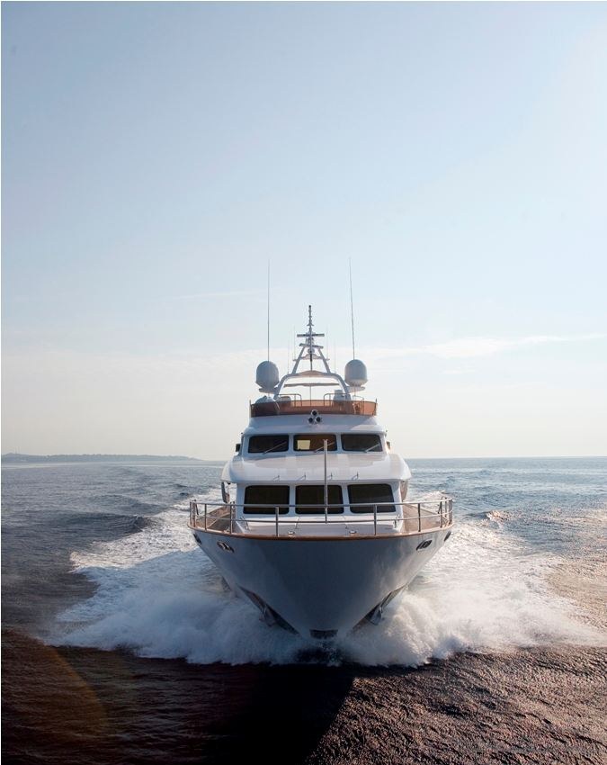 SALUTE yacht charter 2