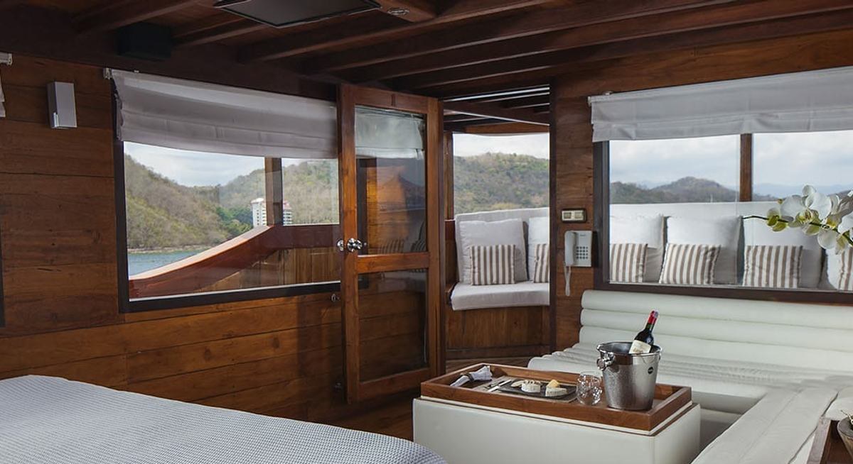 SAMATA yacht charter 5