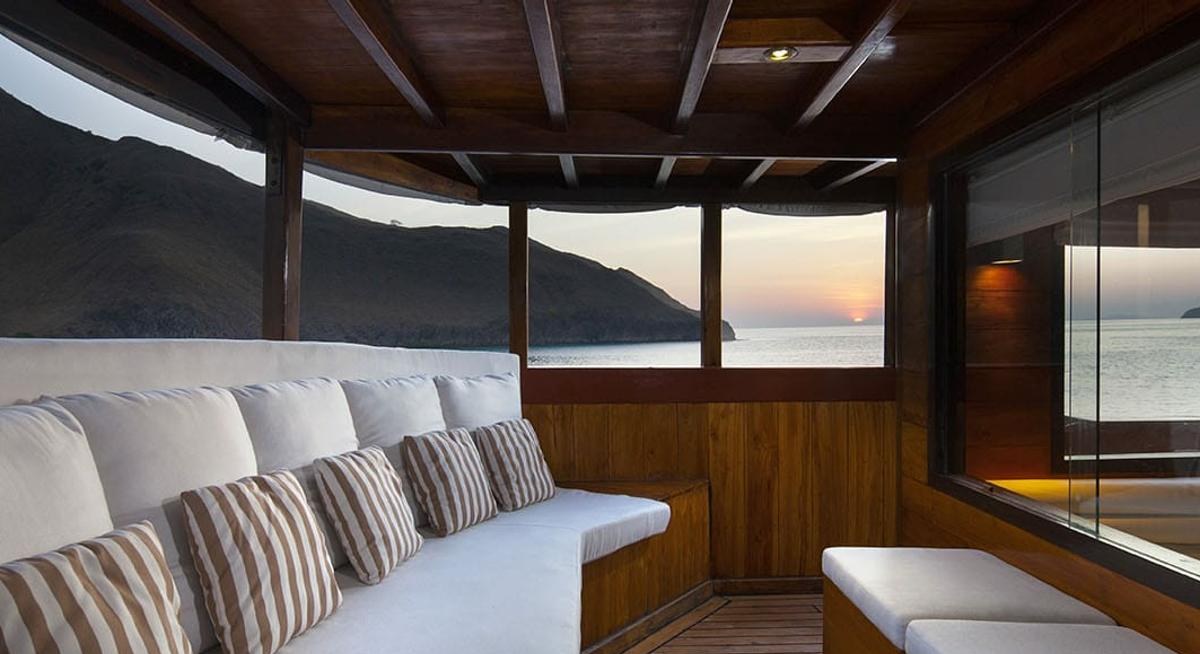 SAMATA yacht charter 2