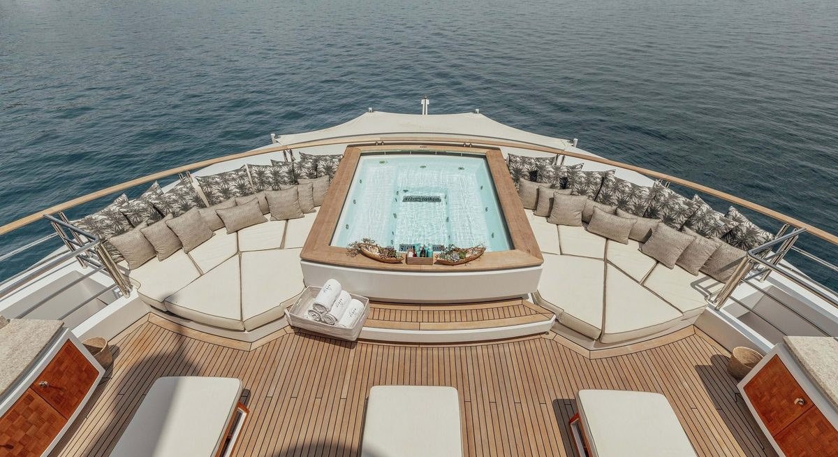 SAMSARA yacht charter 4