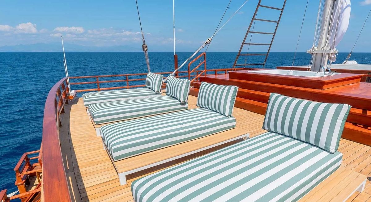 SANCTUARY yacht charter 3