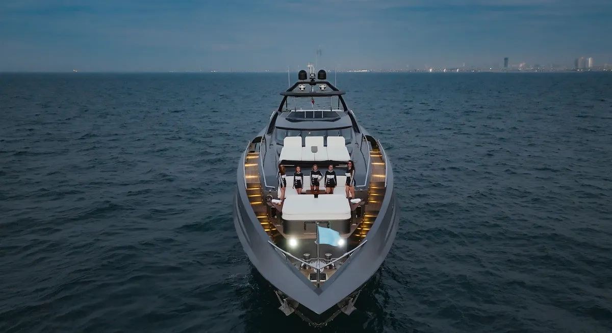 SANTORINI yacht charter 2