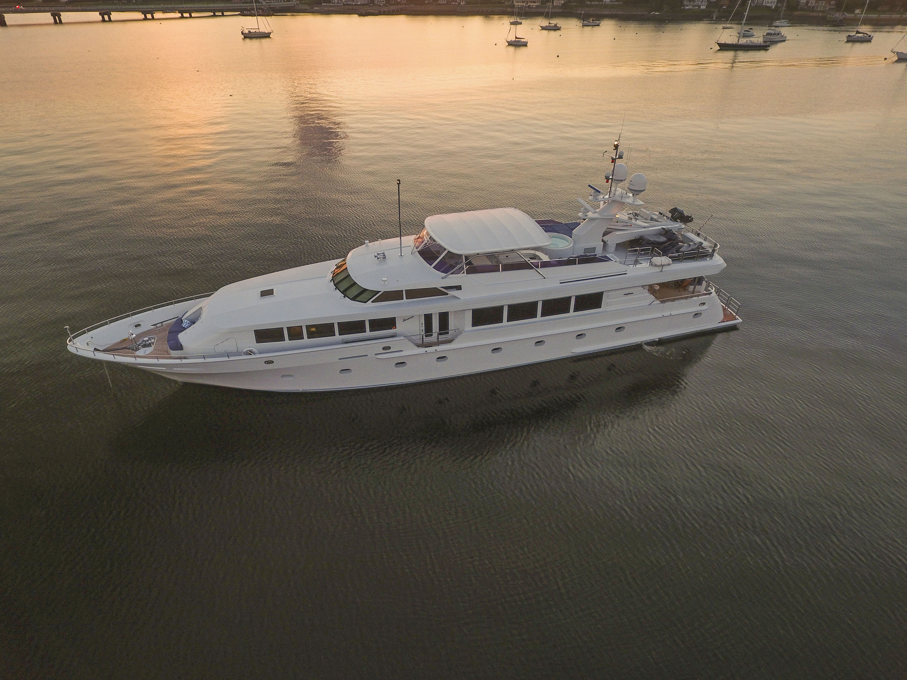 SAVANNAH yacht charter 4
