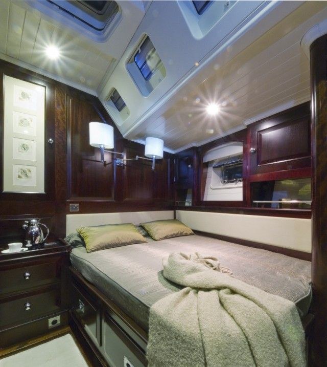 SAVARONA yacht charter 4