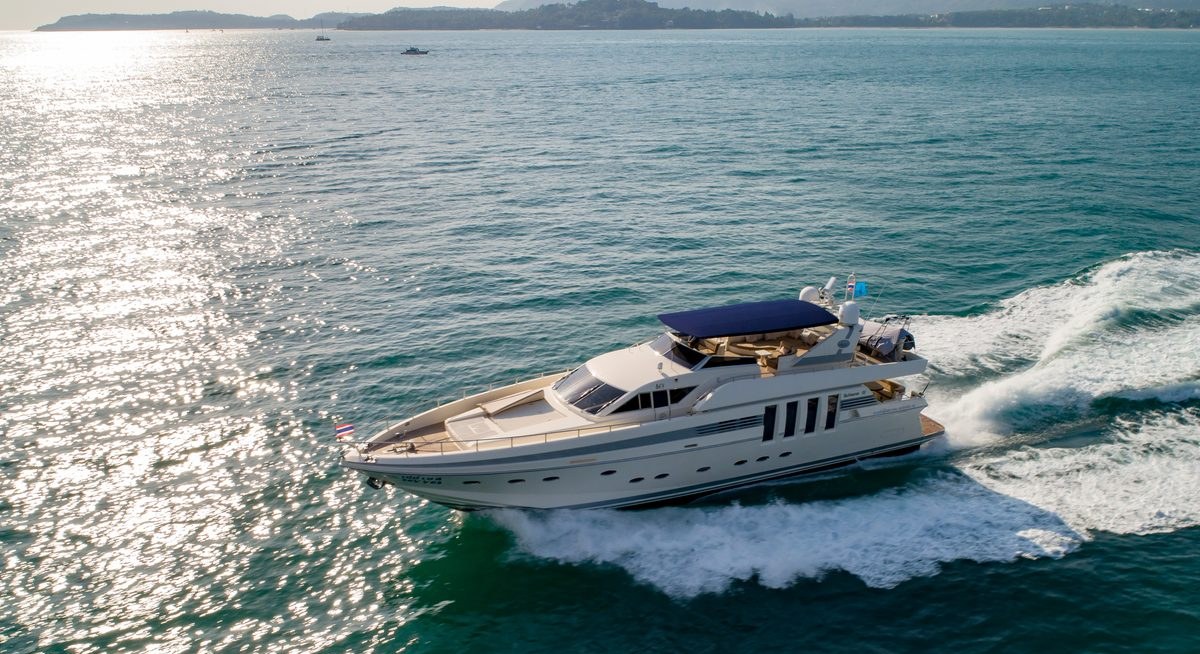 SAY YES yacht charter 5