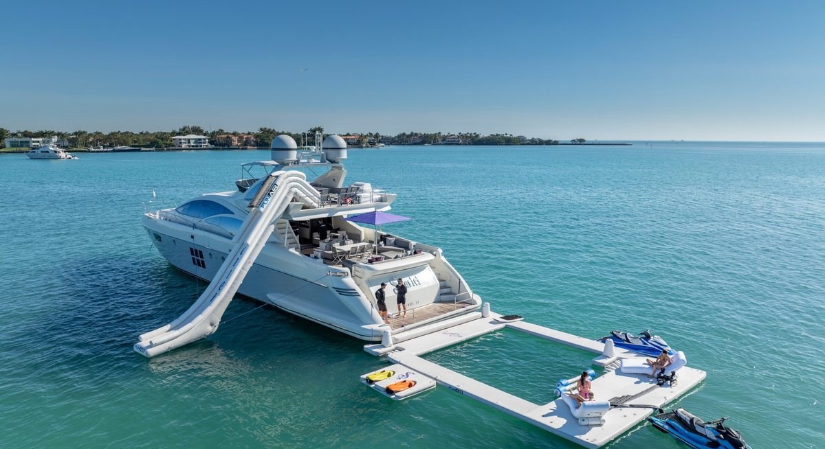 SCARLET yacht charter 5