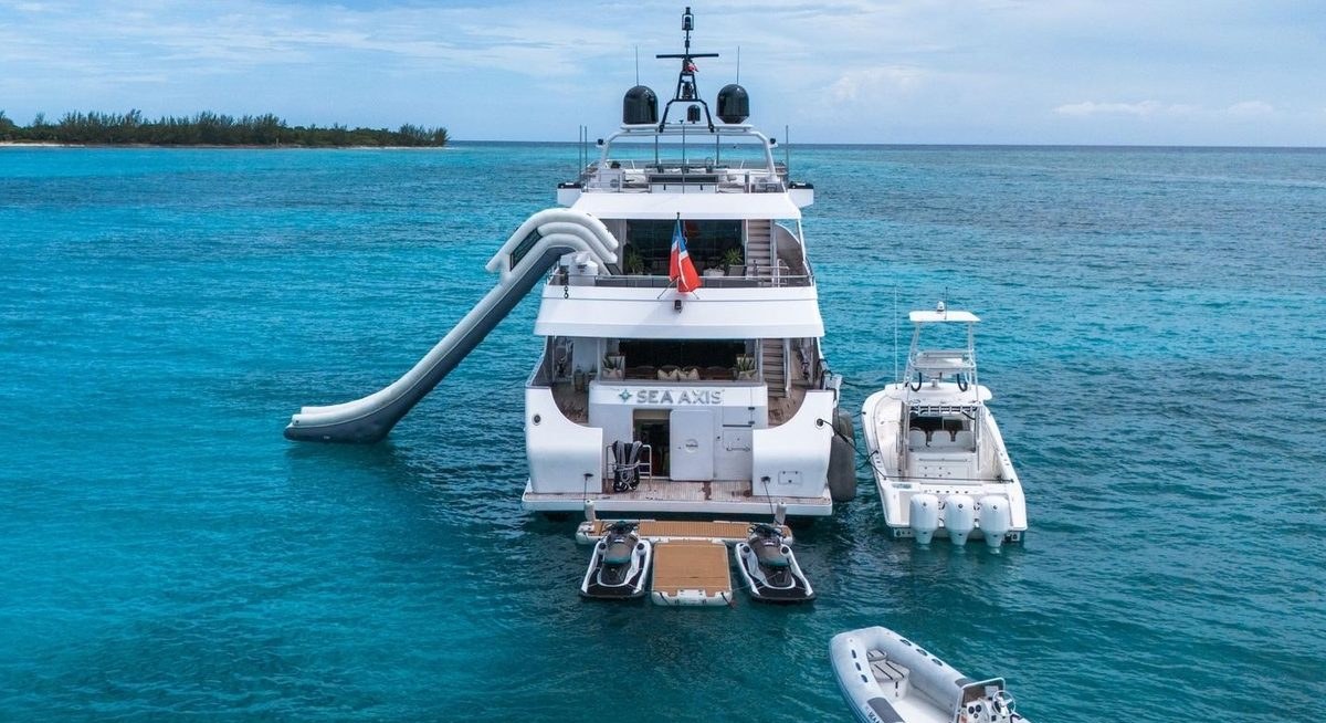 SEA AXIS yacht charter 5