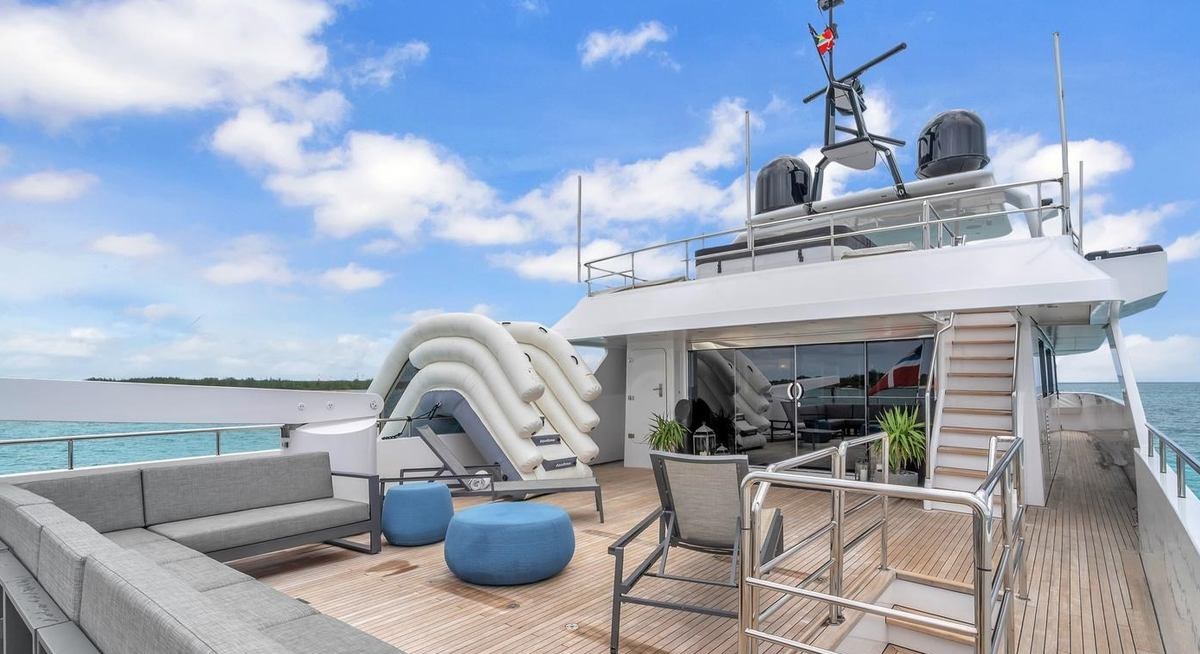 SEA AXIS yacht charter 4