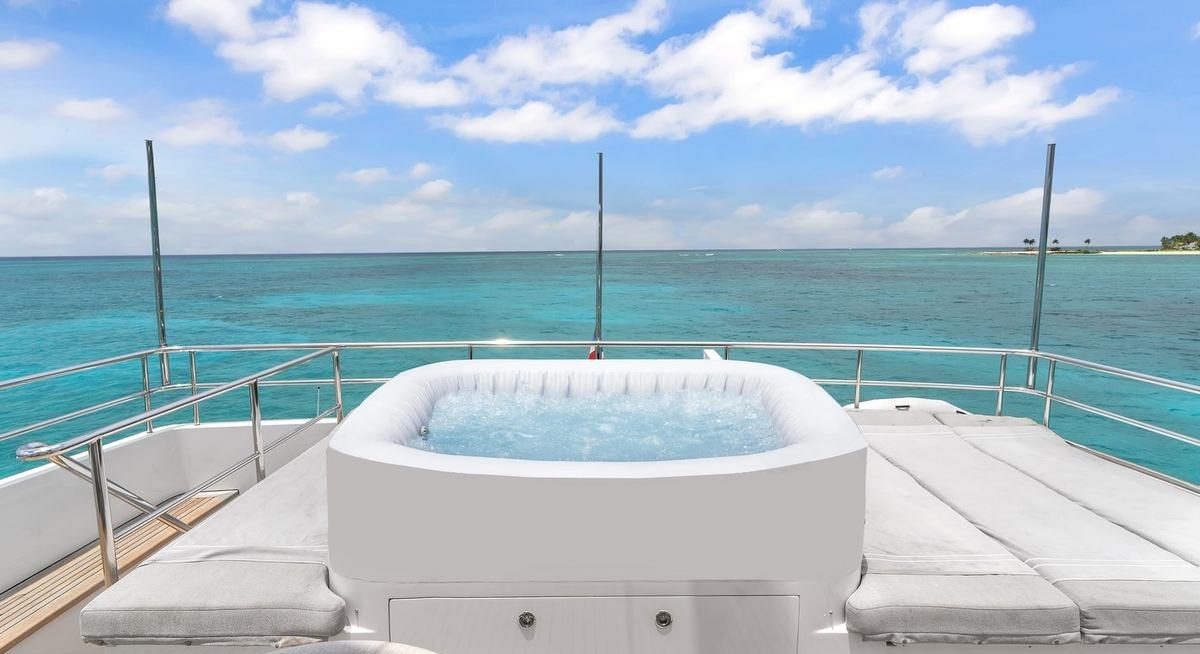 SEA AXIS yacht charter 2
