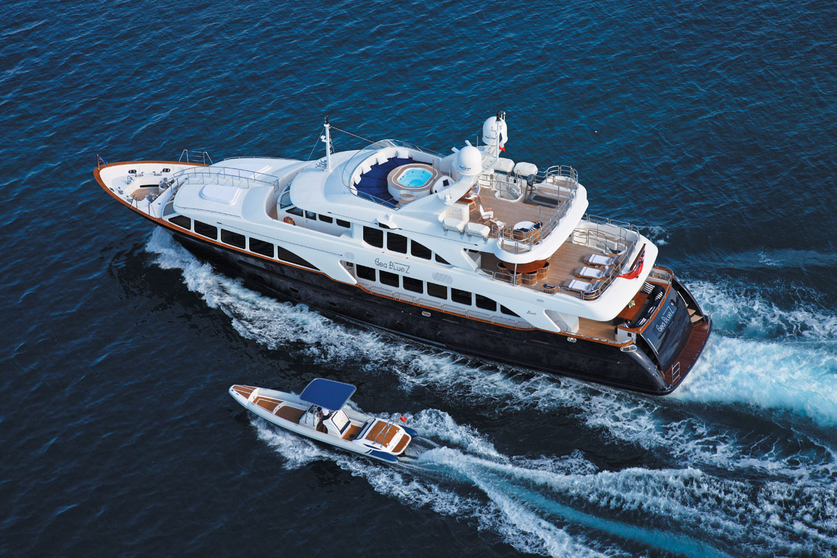 SEA BLUE'Z yacht charter 4