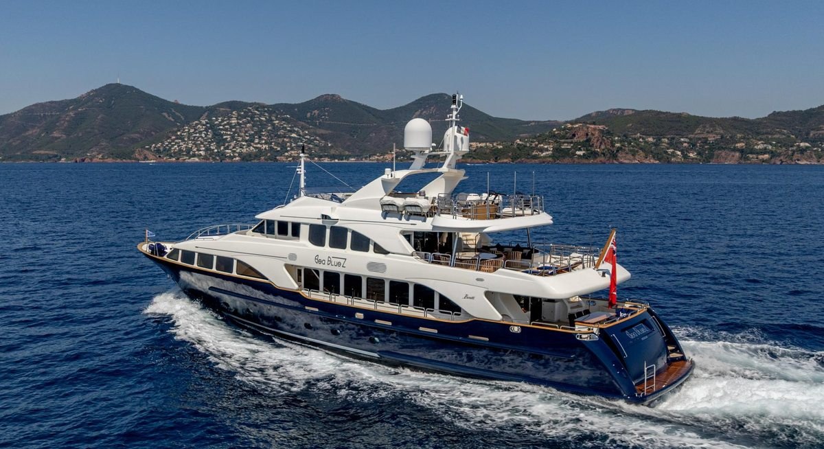 SEA BLUEZ yacht charter 1