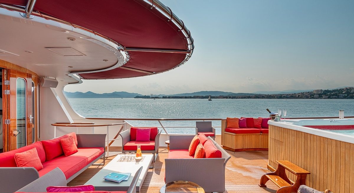 SEA LION yacht charter 4