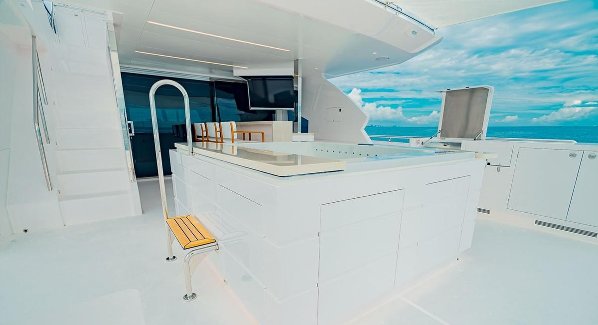 SEA-RENITY yacht charter 3