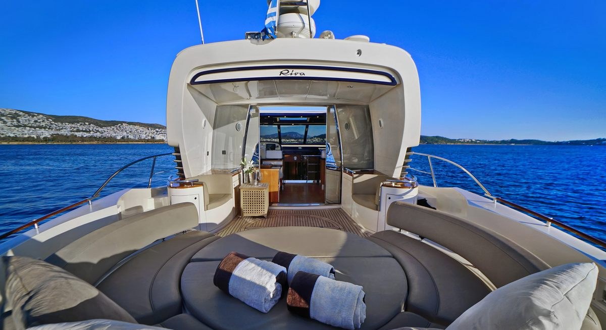 SEA U yacht charter 3