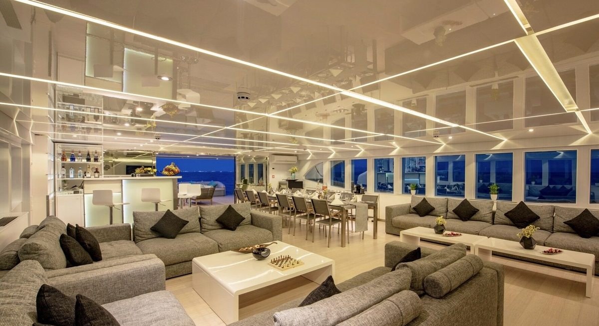 SEAREX yacht charter 3