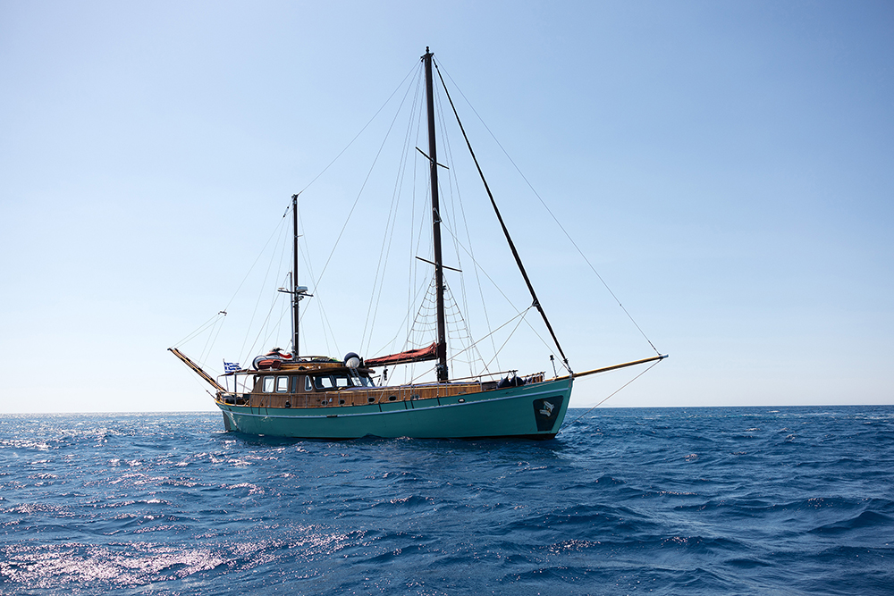 SEATZEN yacht charter 4