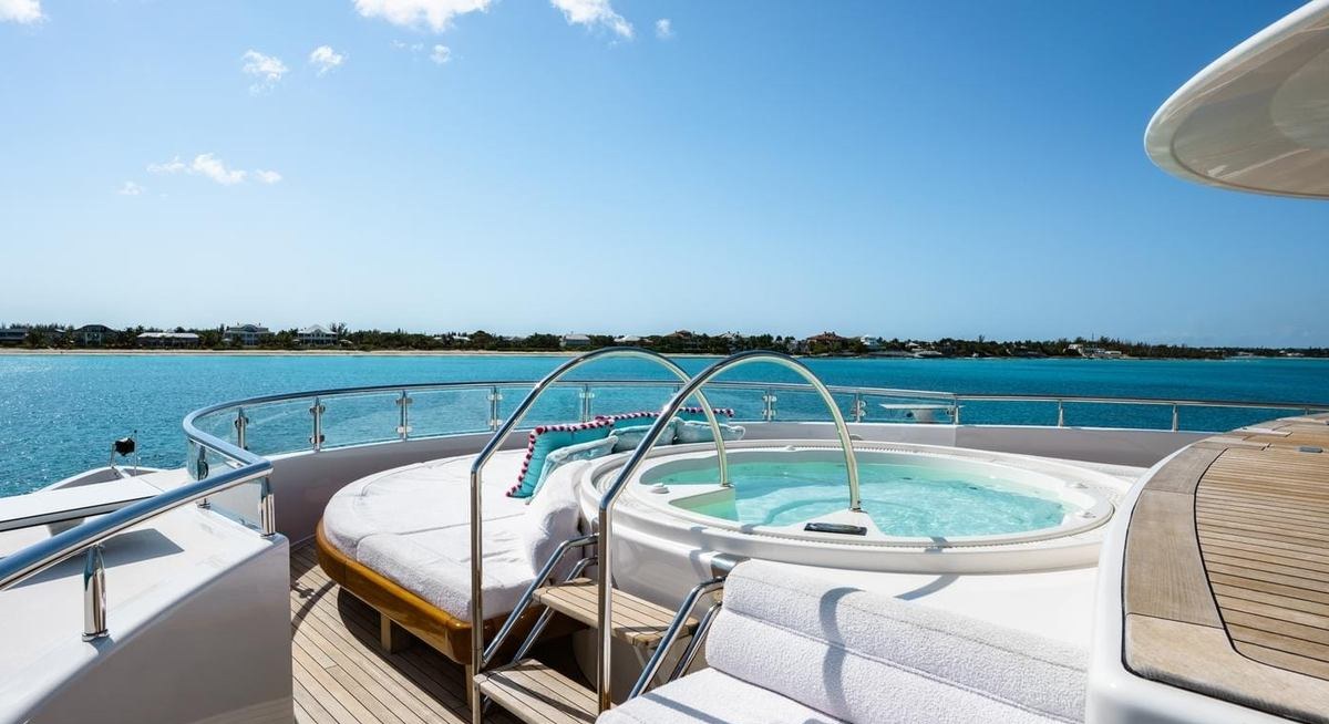 SECOND LOVE yacht charter 3
