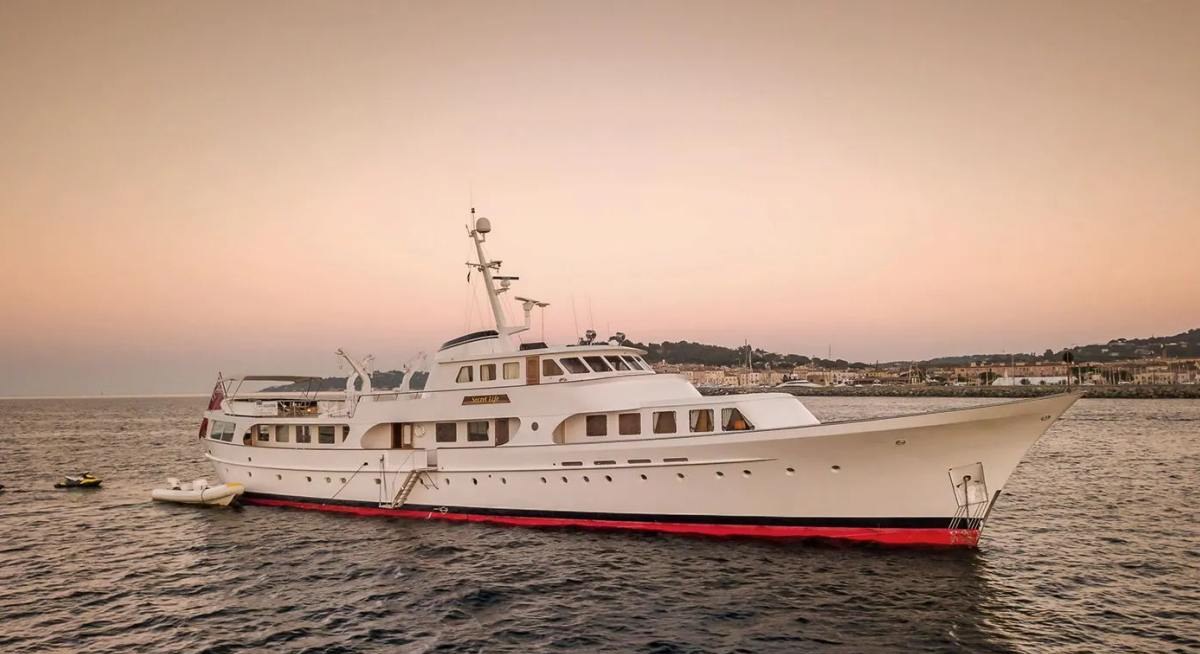 SECRET LIFE yacht charter 5