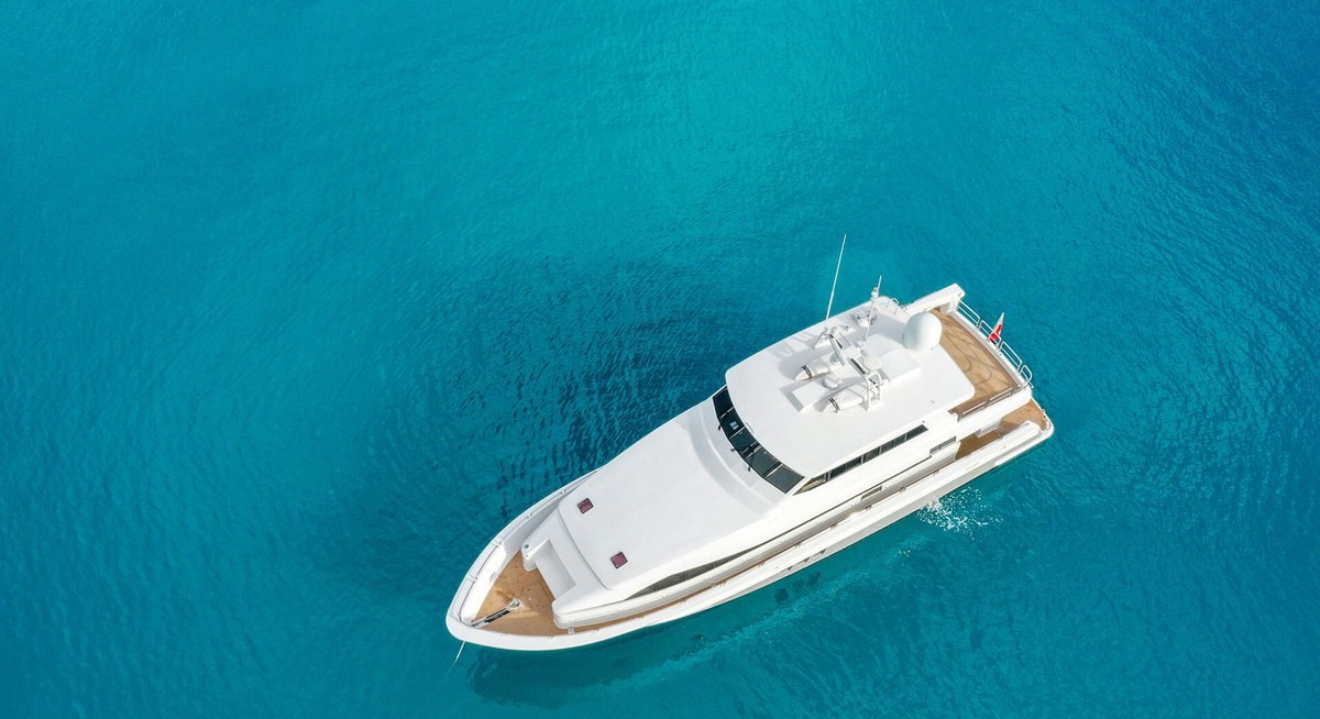 SEGARA yacht charter 2