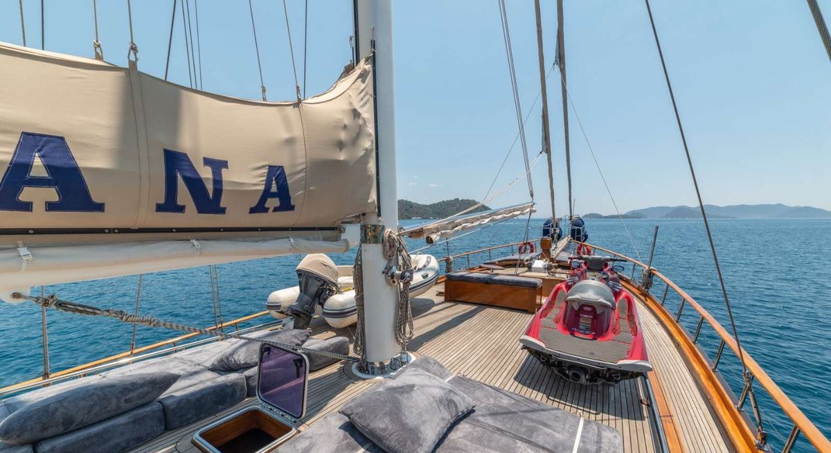 SEMA TUANA yacht charter 3